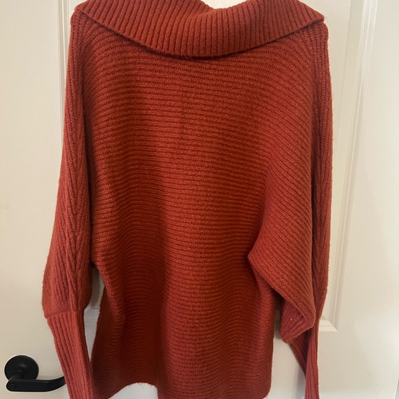 Cozy Rust Sweater - Picture 4 of 4